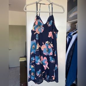 Floral dress, the perfect wedding guest dress!